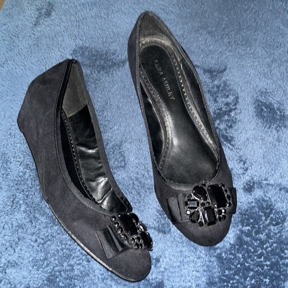 Laura Ashley Wedge Size 8.5 Worn Once EUC - Picture 4 of 6